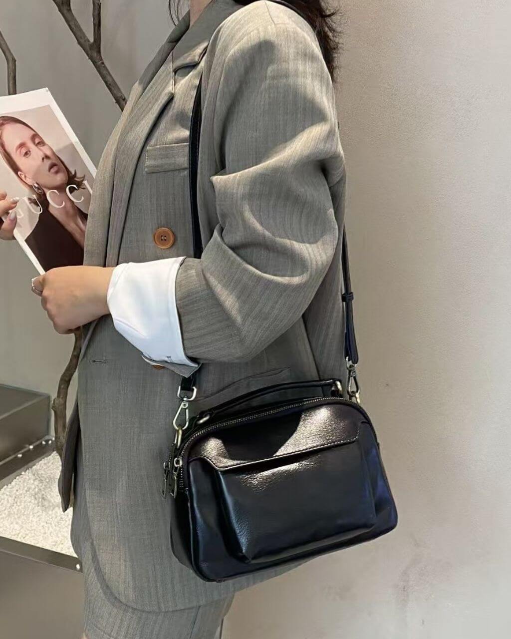 Clavia Black Leather Crossbody & Shoulder Bag