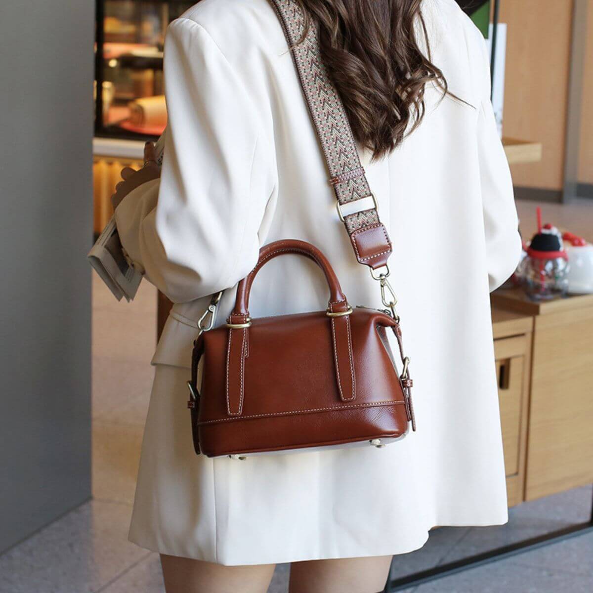 Metro Classic Brown Leather Shoulder Bag