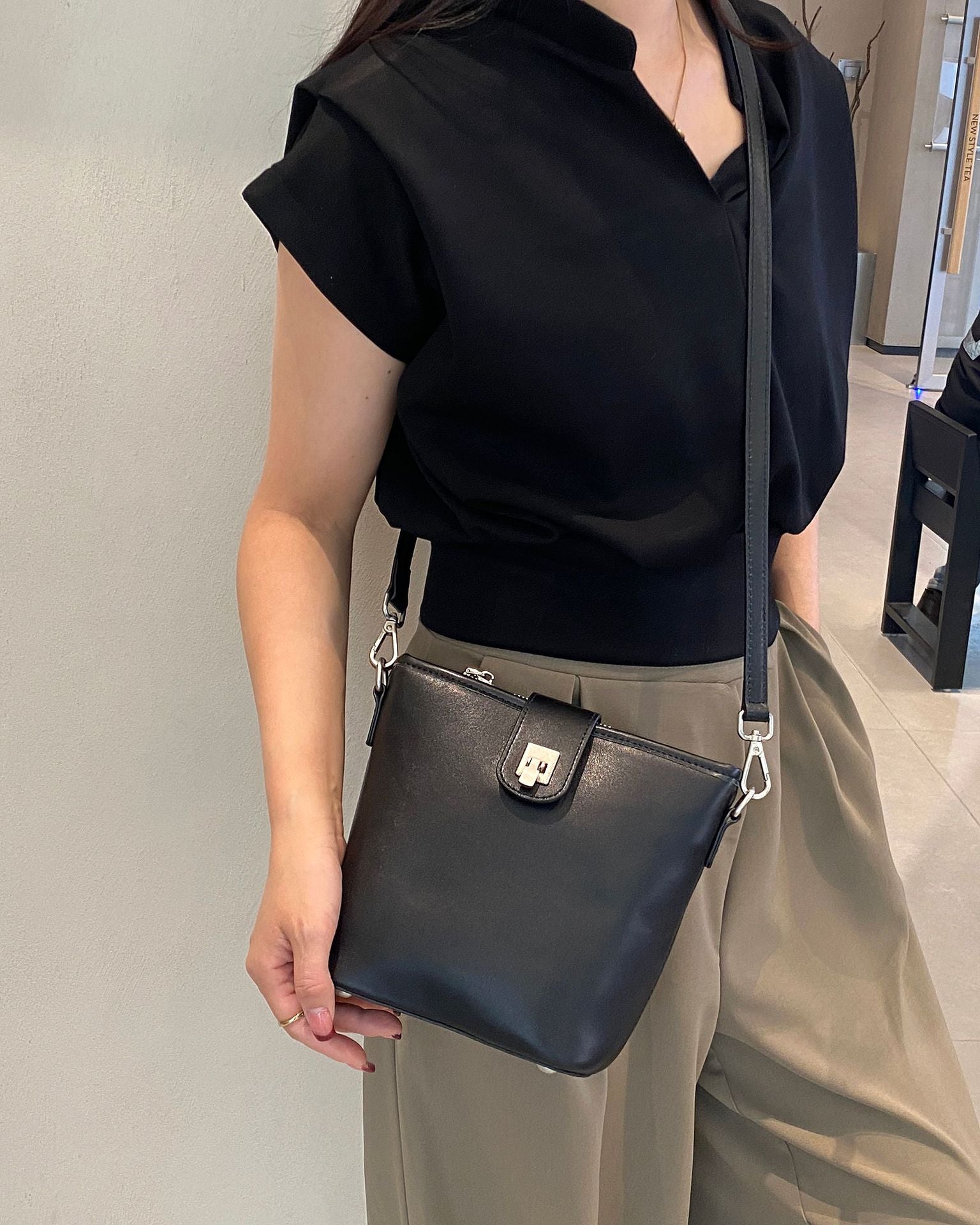 Retro Cube Black Leather Crossbody & Mini Bucket Shoulder Bag