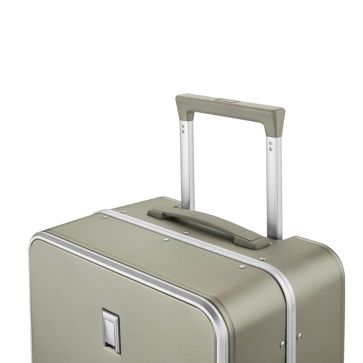 Top handle and telescopic handle detail of Nordiva Classic Titanium Silver suitcase – ergonomic aluminium design.